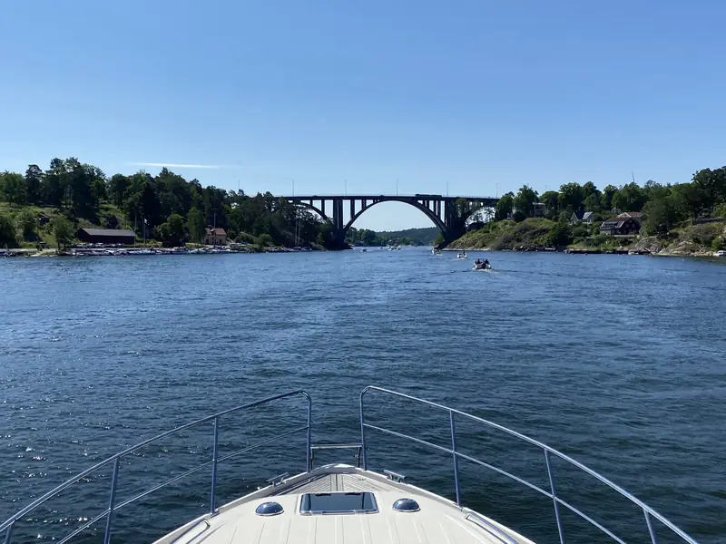 På väg mot Djuröbron